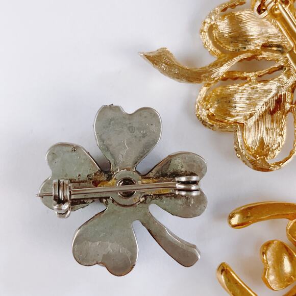 VTG Lot of 3 Brooches Mid Century Clover and Wishbone Faux Pearl Rhinestone - Picture 10 of 13